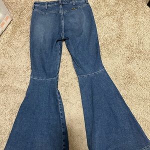 Wrangler 28x34 women’s flare jeans
